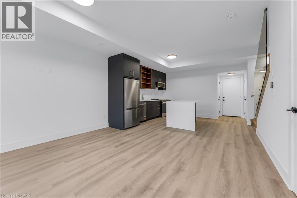 292 Ellis Avenue, St. Catharines, Ontario  L2P 0G9 - Photo 2 - 40875074