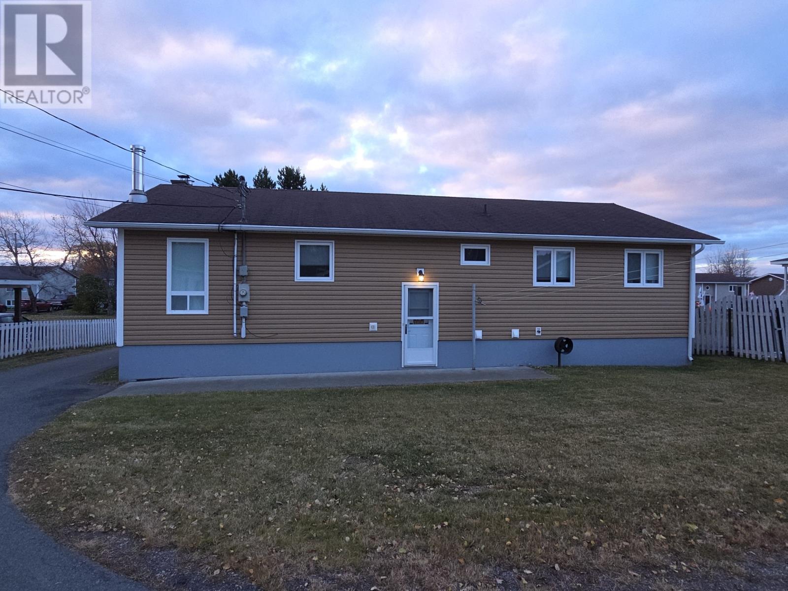 47 Marshalls Drive, Bishop's Falls — photo 2