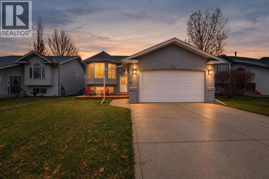 31 Heenan Crescent, sylvan lake, Alberta