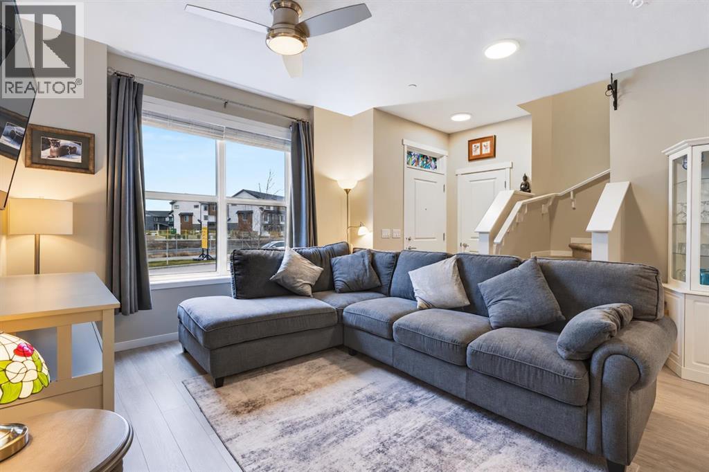 360 Hotchkiss Drive SE, Calgary, Alberta  T3S 0J9 - Photo 3 - A2354982