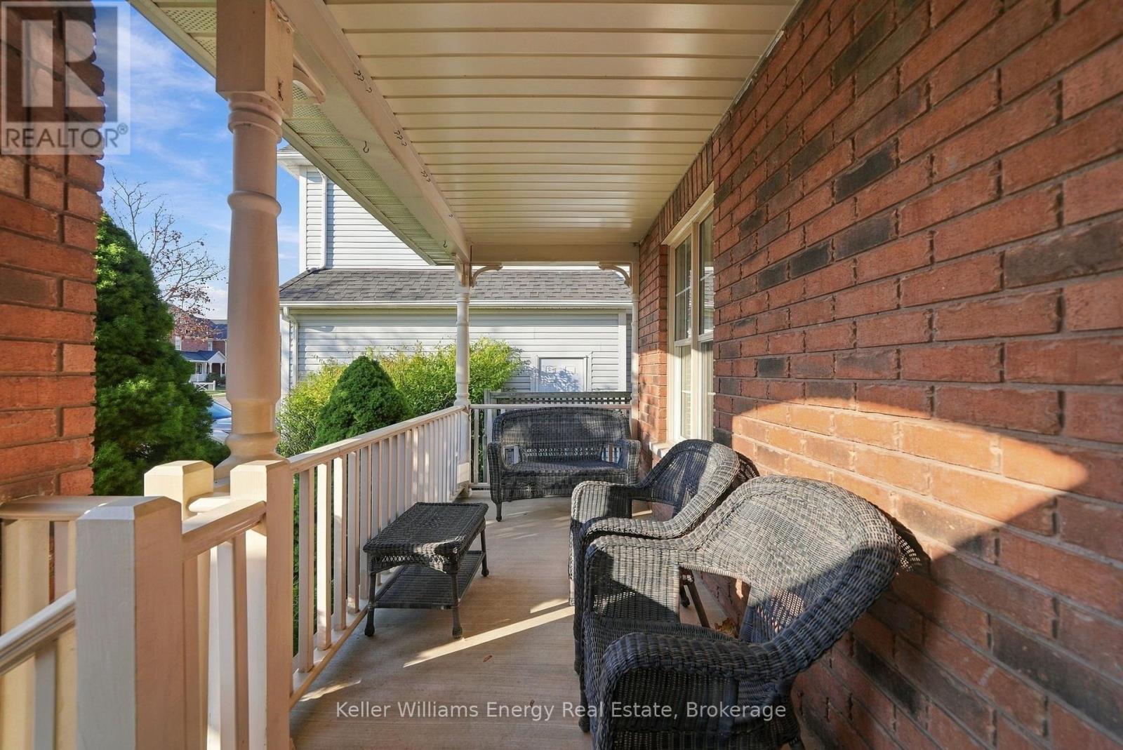 85 Watford Street, Whitby, Ontario  L1M 1E8 - Photo 4 - E14129510