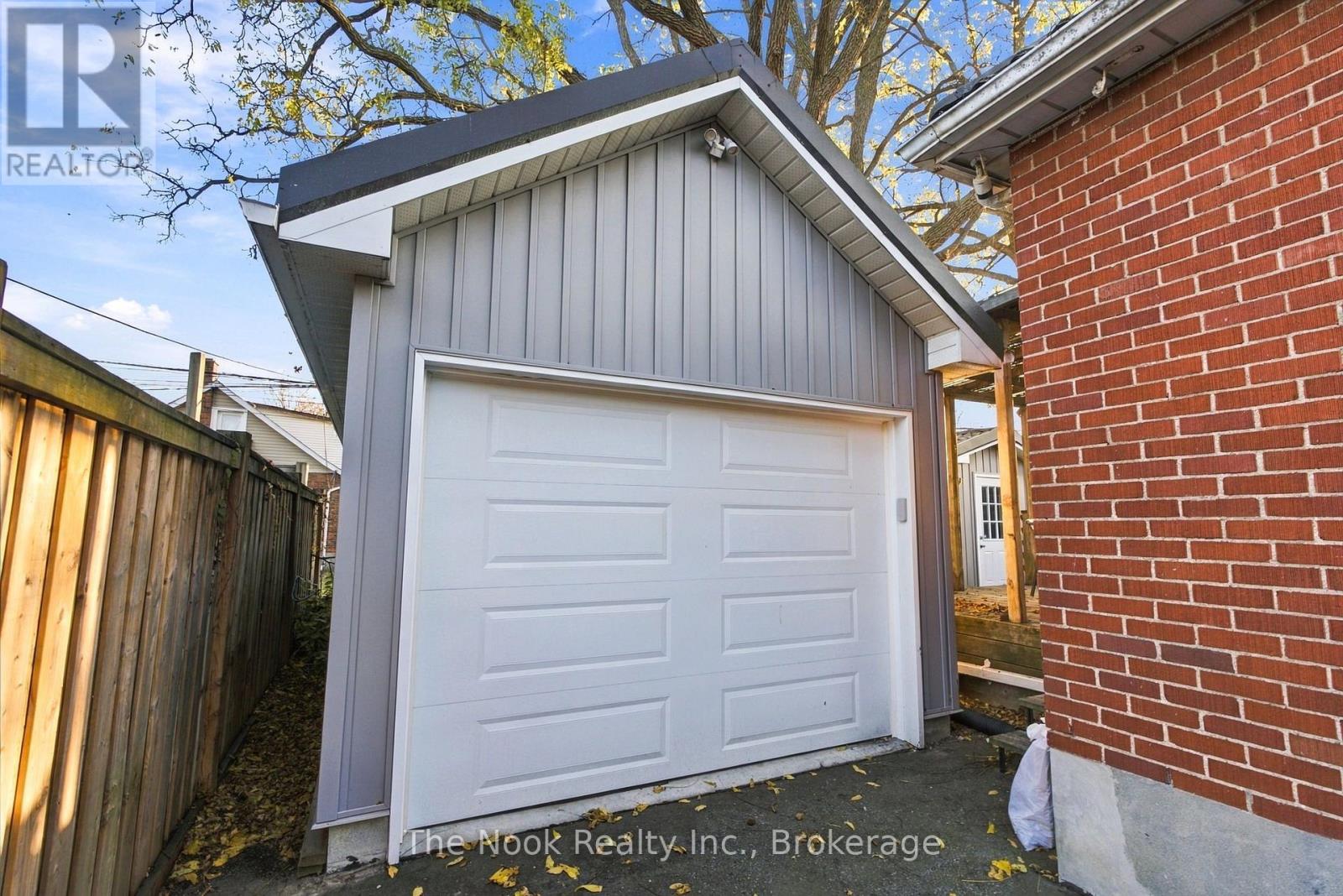 343 Bruce Street, Oshawa, Ontario  L1H 1R6 - Photo 2 - E14129524