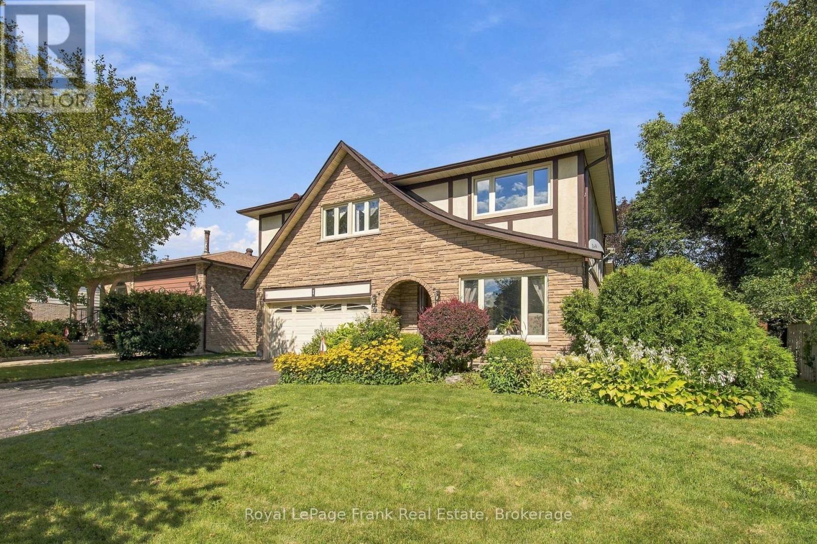7 Trinity Crescent, Whitby, Ontario  L1N 6L1 - Photo 2 - E14129646