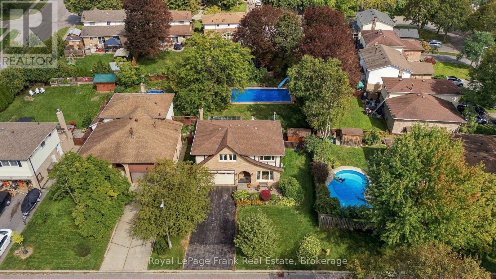 7 Trinity Crescent, Whitby, Ontario  L1N 6L1 - Photo 3 - E14129646