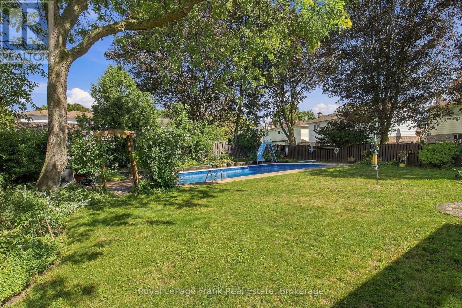 7 Trinity Crescent, Whitby, Ontario  L1N 6L1 - Photo 35 - E14129646