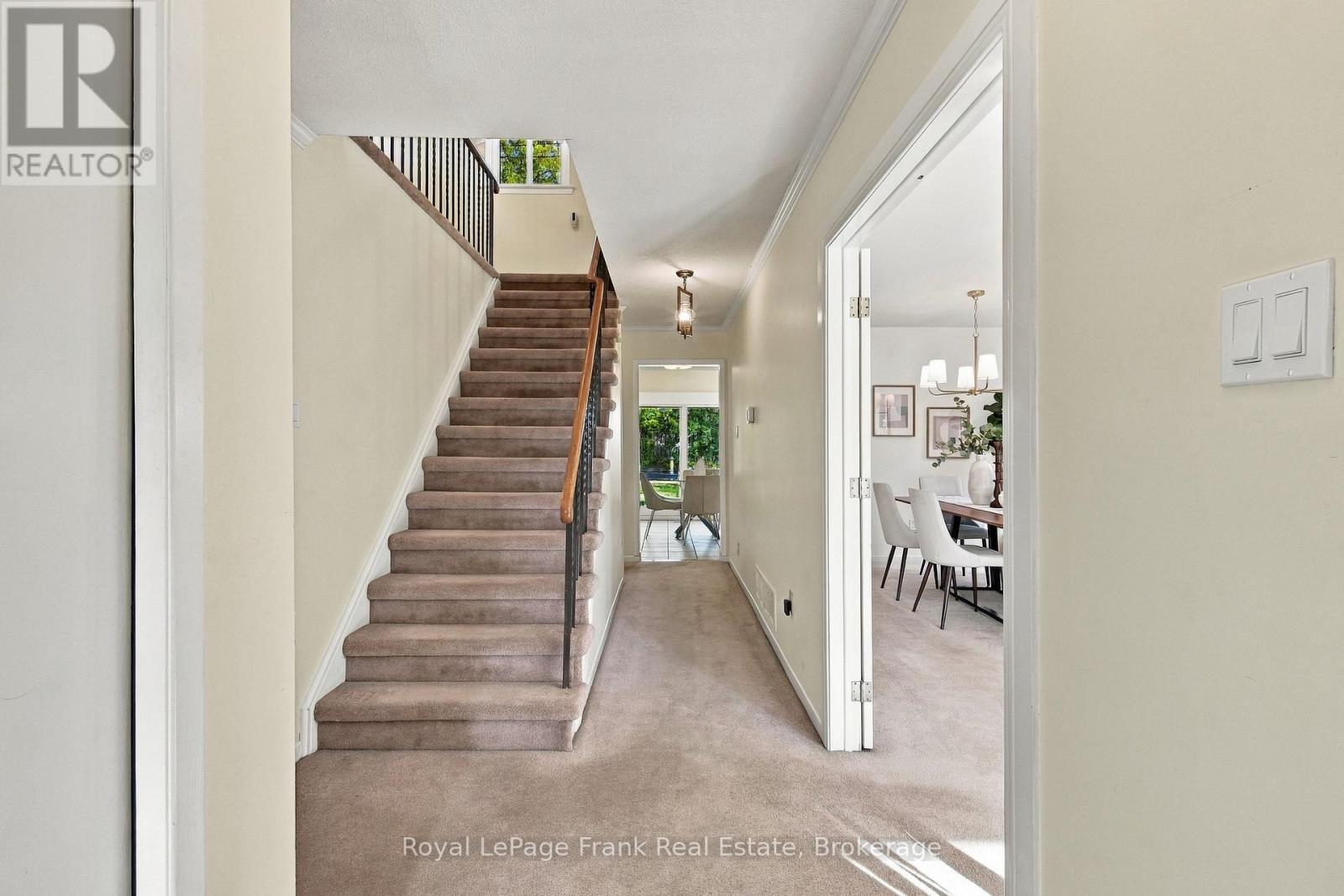 7 Trinity Crescent, Whitby, Ontario  L1N 6L1 - Photo 4 - E14129646