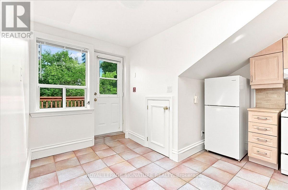 3 - 12 Foxbar Road, Toronto, Ontario  M4V 2G6 - Photo 8 - C14129632