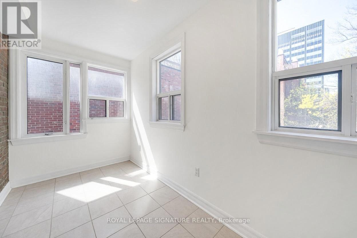 2 - 12 Foxbar Road, Toronto, Ontario  M4V 2G6 - Photo 11 - C14129642