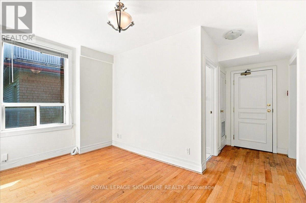 2 - 12 Foxbar Road, Toronto, Ontario  M4V 2G6 - Photo 4 - C14129642