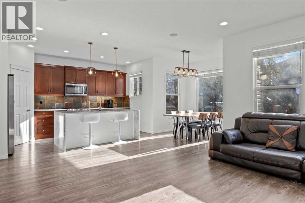 203 St Moritz Drive SW, Calgary, Alberta  T3H 0A7 - Photo 21 - A2352842
