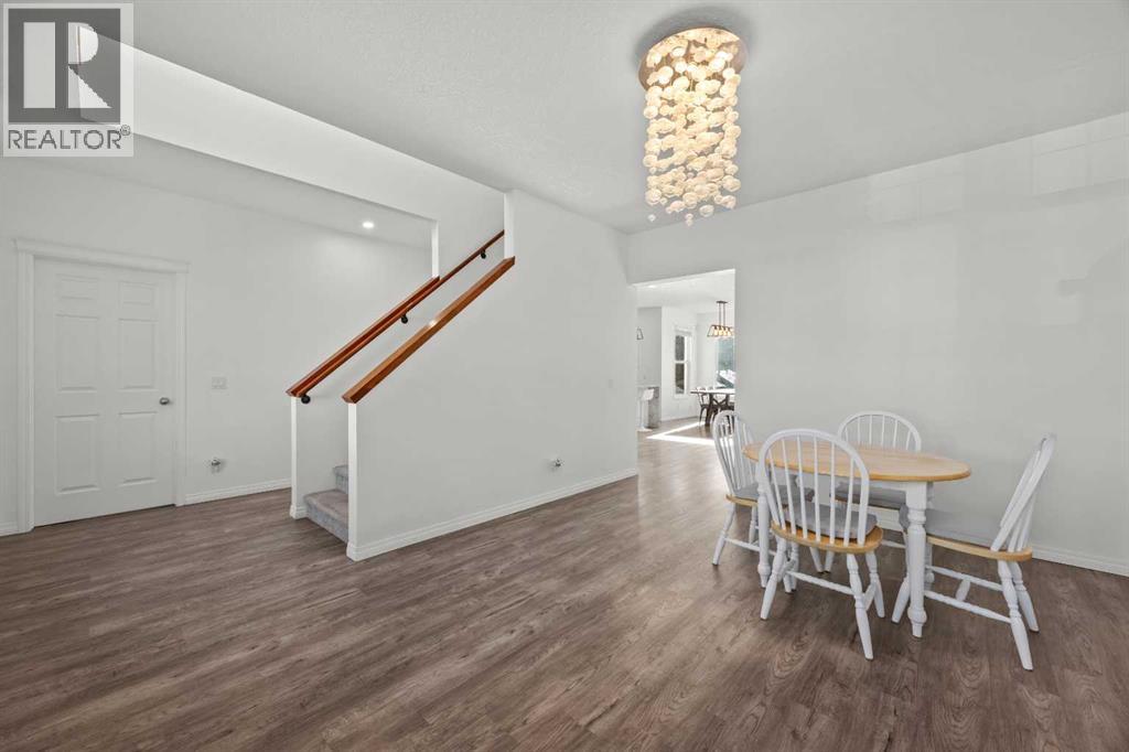203 St Moritz Drive SW, Calgary, Alberta  T3H 0A7 - Photo 24 - A2352842