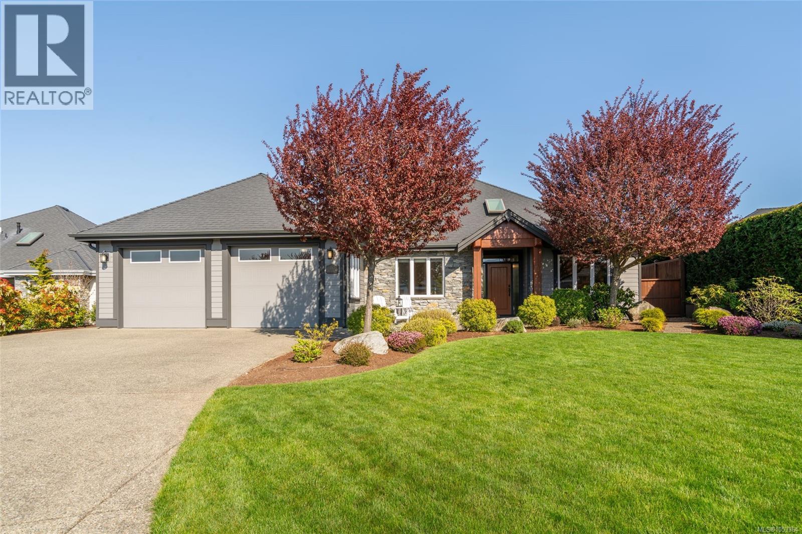 1043 Blue Water Pl