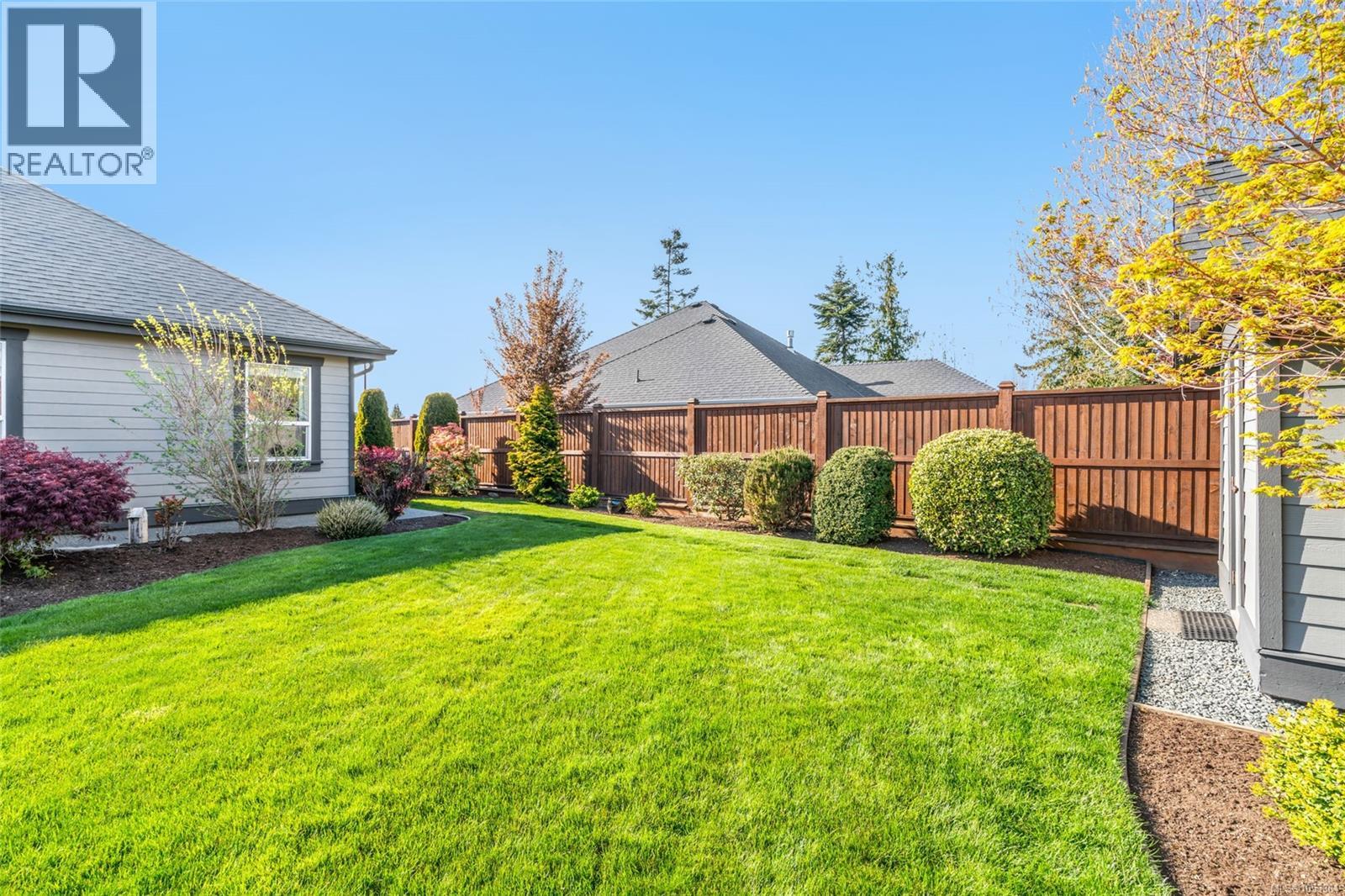 1043 Blue Water Pl