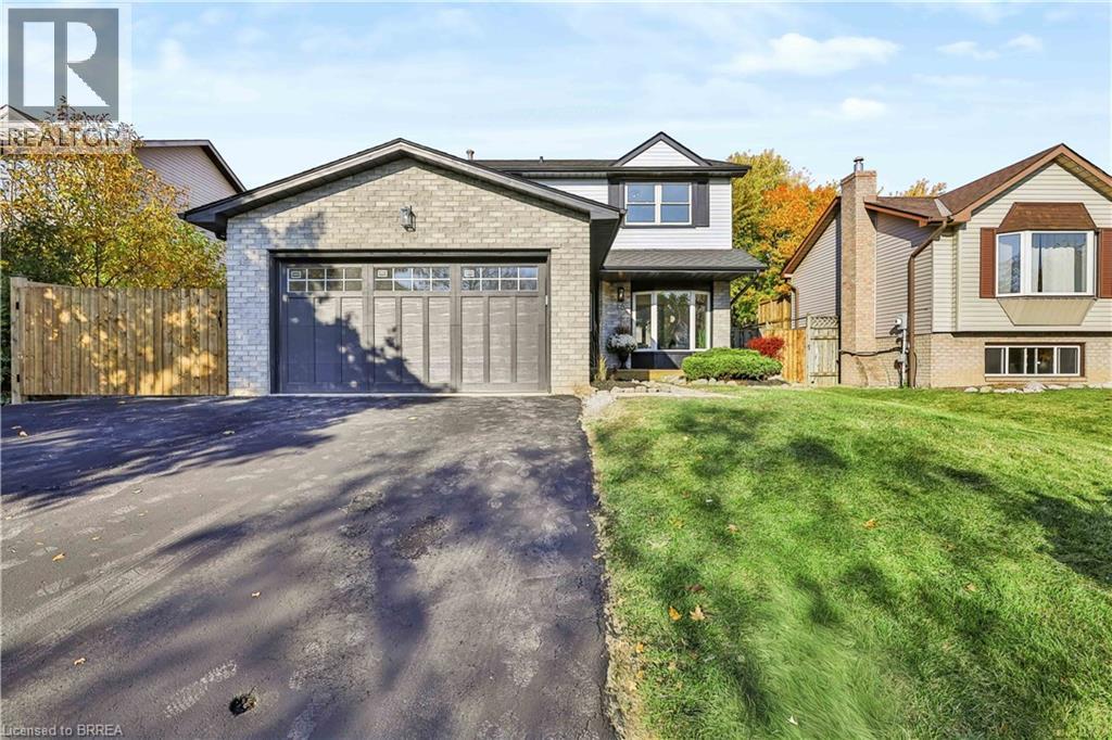 16 MACMILLAN Street, Caledonia, Ontario
