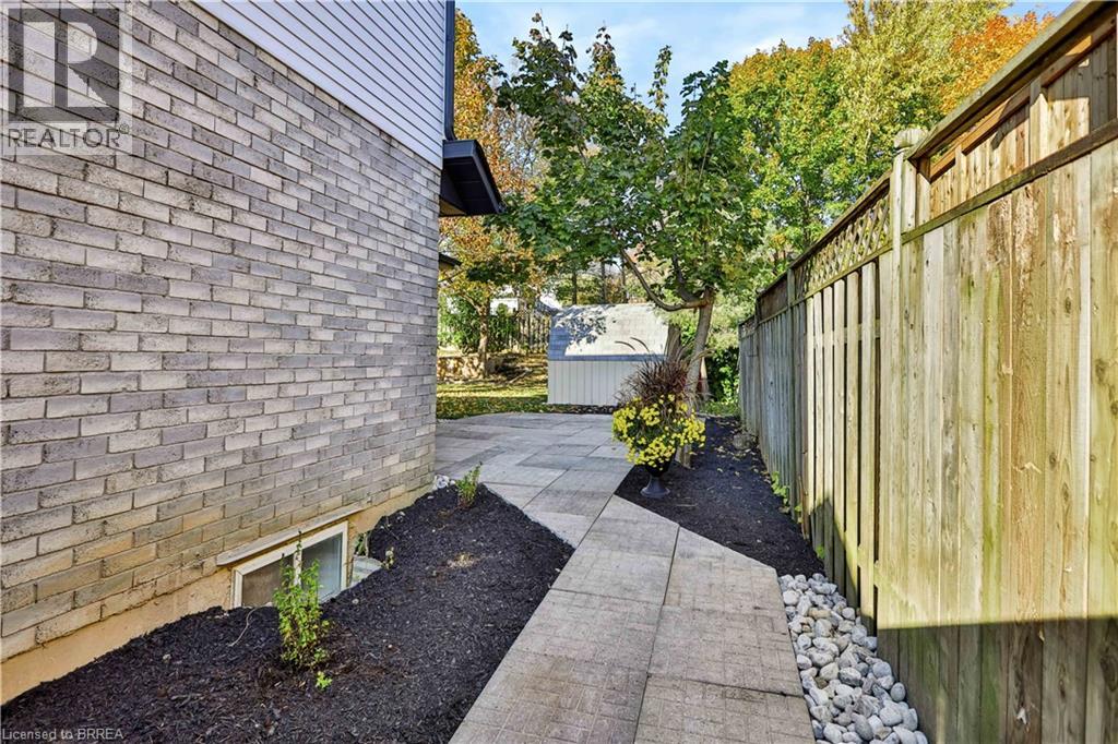 16 Macmillan Street, Caledonia, Ontario  N3W 1A1 - Photo 39 - 40874940
