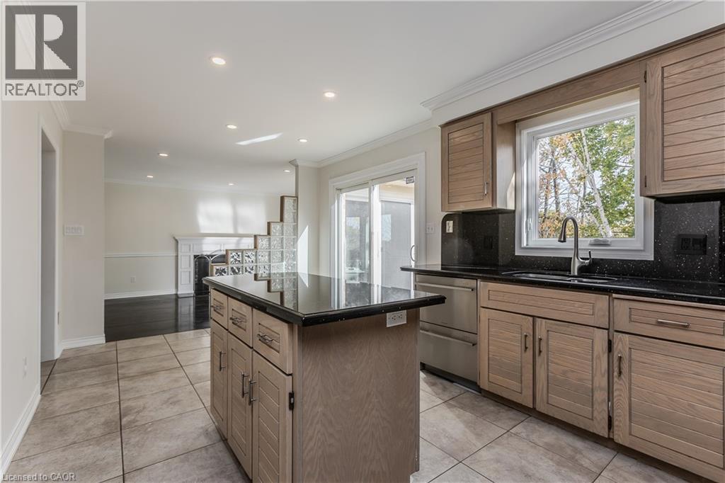 1327 Hazelton Boulevard, Burlington, Ontario  L7P 4V1 - Photo 13 - 40874767