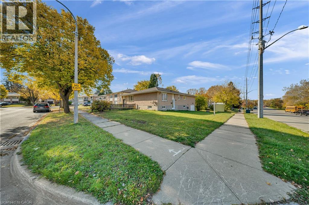 797 Doon Village Road, Kitchener, Ontario  N2P 1A1 - Photo 2 - 40875103
