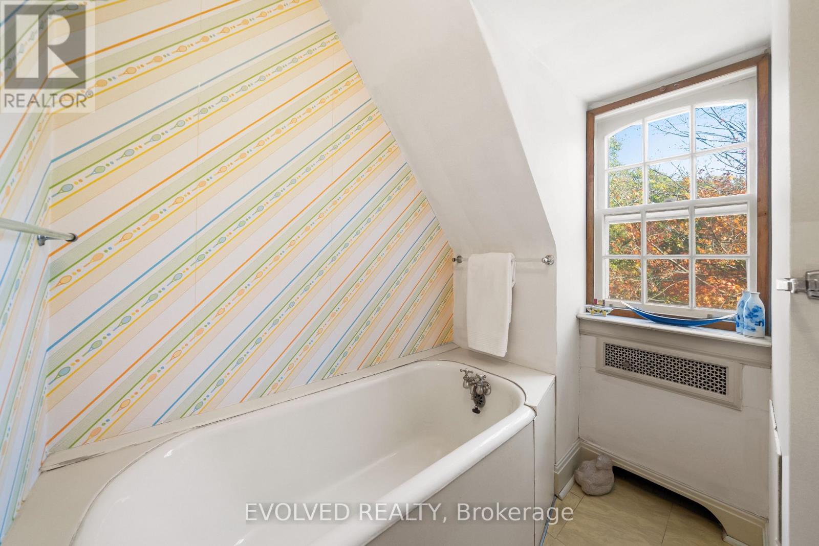 4 Dunloe Road, Toronto, Ontario  M4V 2W5 - Photo 35 - C14115768