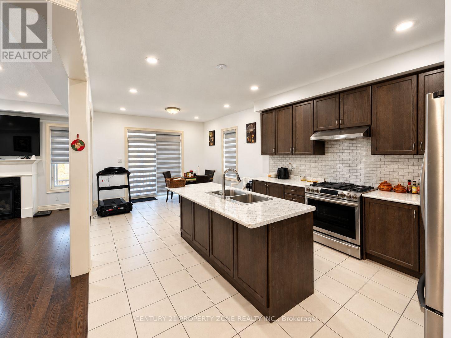 47 Enclave Trail, Brampton, Ontario  L6R 0B3 - Photo 4 - W14122648