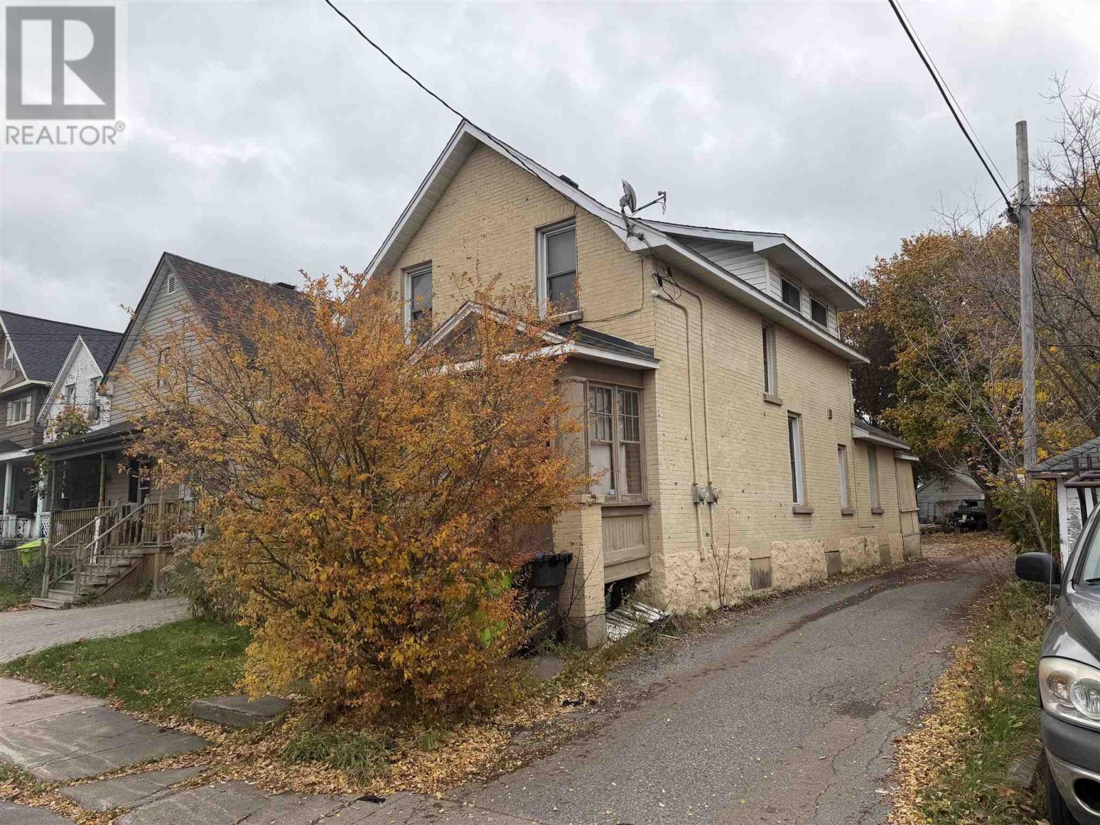 14 Abbott St, Sault Ste. Marie, Ontario  P6A 2V9 - Photo 2 - SM263029
