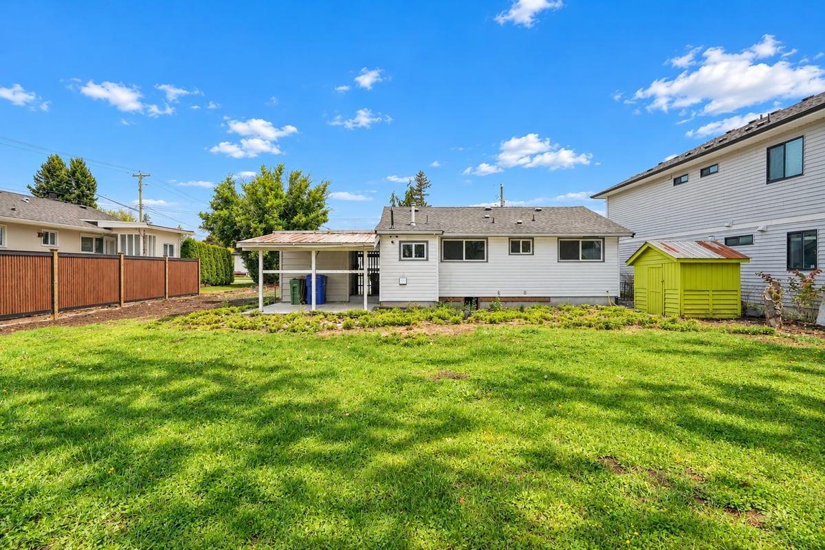 46916 ACORN AVENUE|Chilliwack Proper East