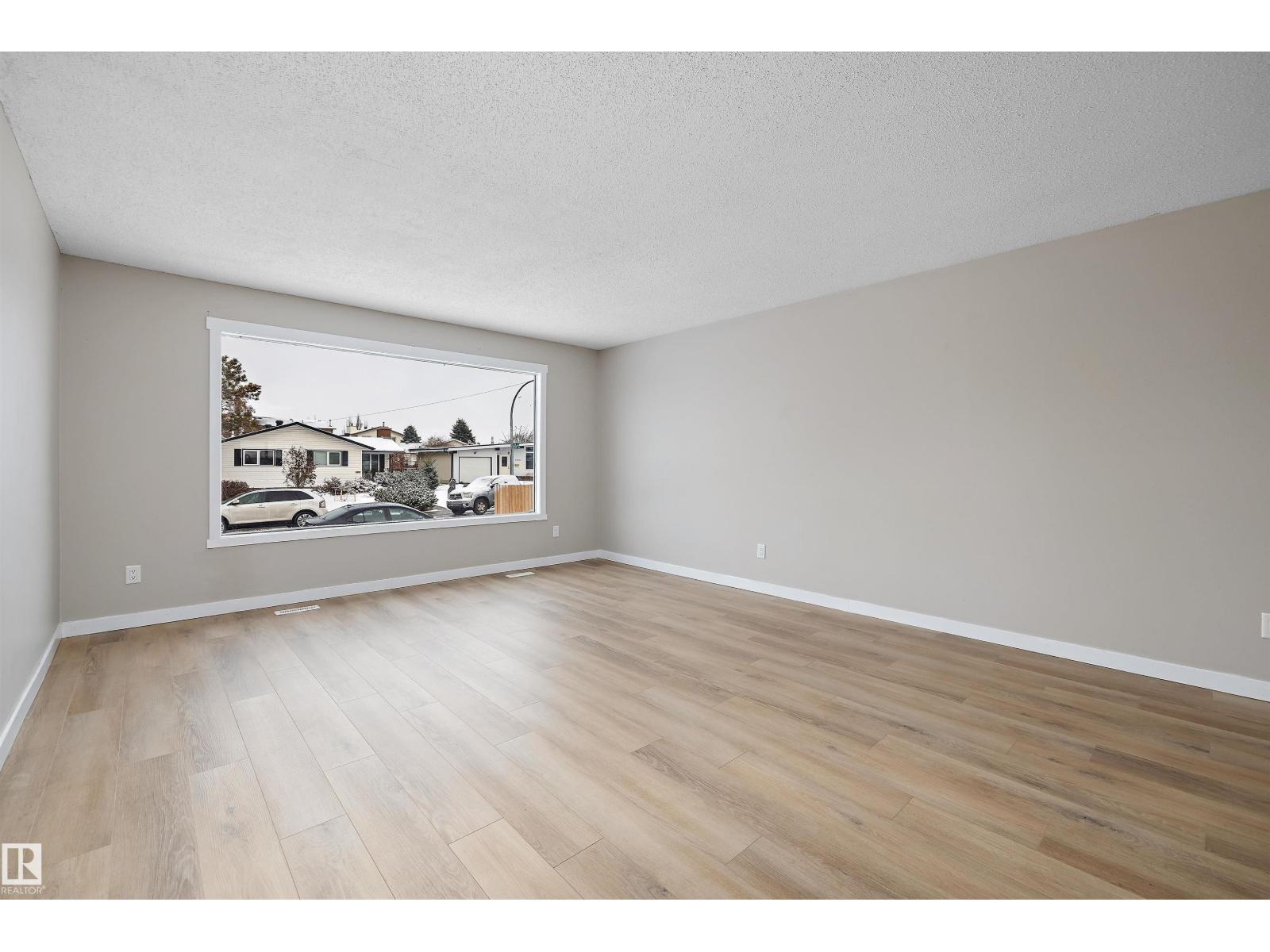 7227 152A AV NW