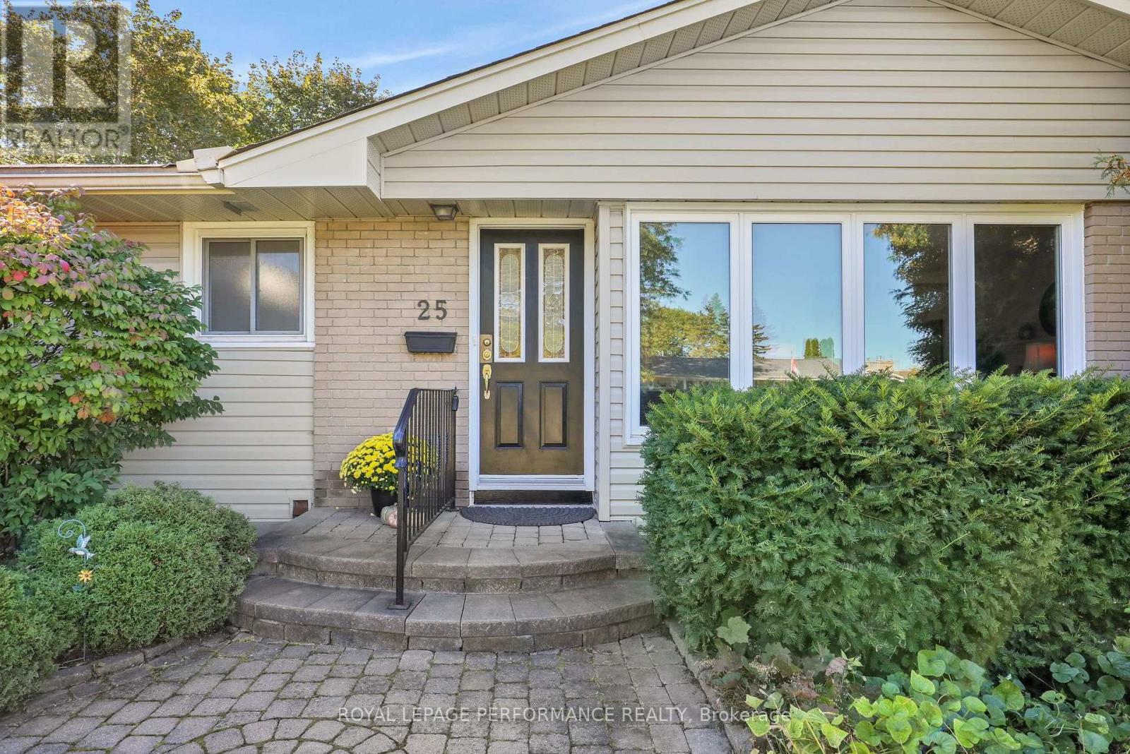 25 Thorncliff Place, Ottawa, Ontario  K2H 6L4 - Photo 3 - X14129654