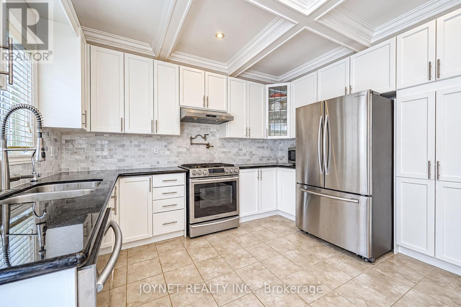 18 Ira Lane, Whitchurch-Stouffville, Ontario  L4A 1S3 - Photo 9 - N14128156