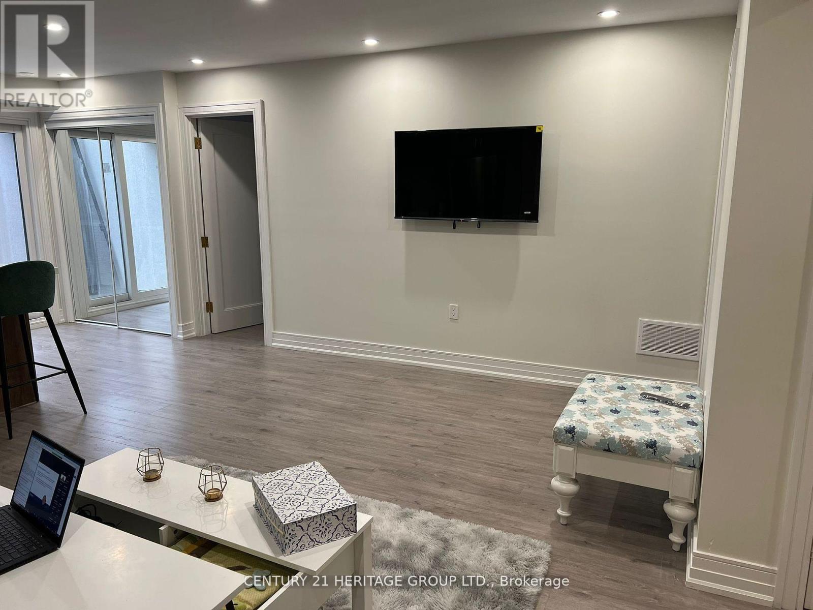 24 Deepglade Crescent, Toronto, Ontario  M2J 1B4 - Photo 7 - C14129716