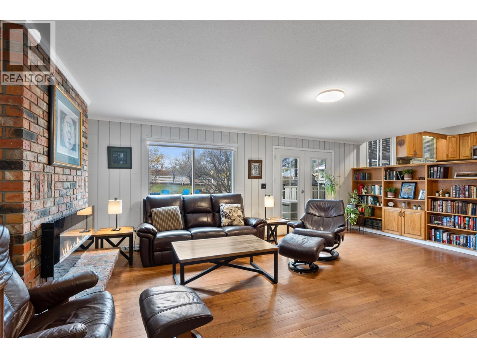 2828 Long Lake Road