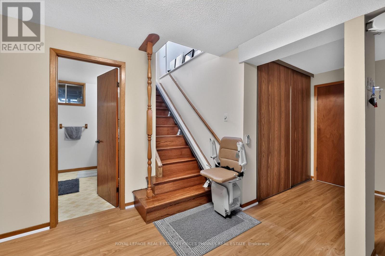 102 Applewood Crescent, Whitby, Ontario  L1N 2E7 - Photo 24 - E14129706