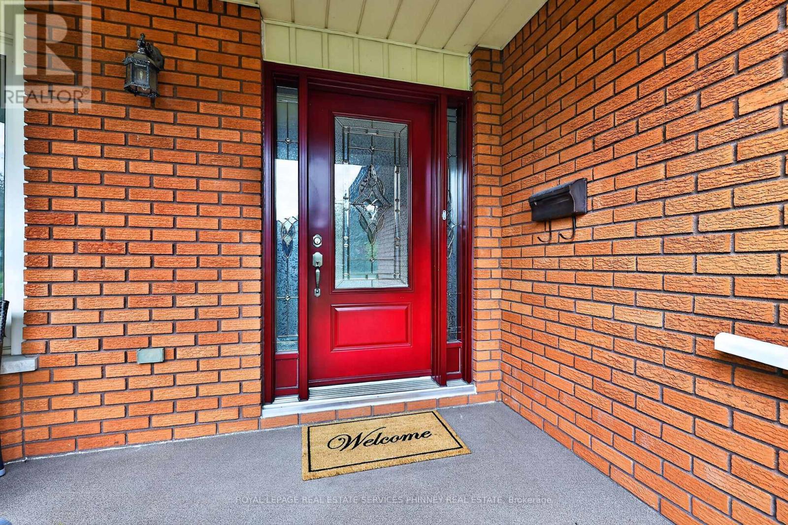 102 Applewood Crescent, Whitby, Ontario  L1N 2E7 - Photo 4 - E14129706