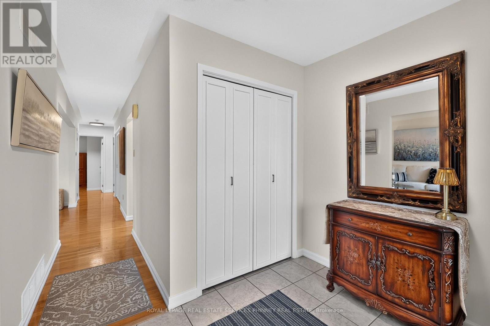 102 Applewood Crescent, Whitby, Ontario  L1N 2E7 - Photo 5 - E14129706