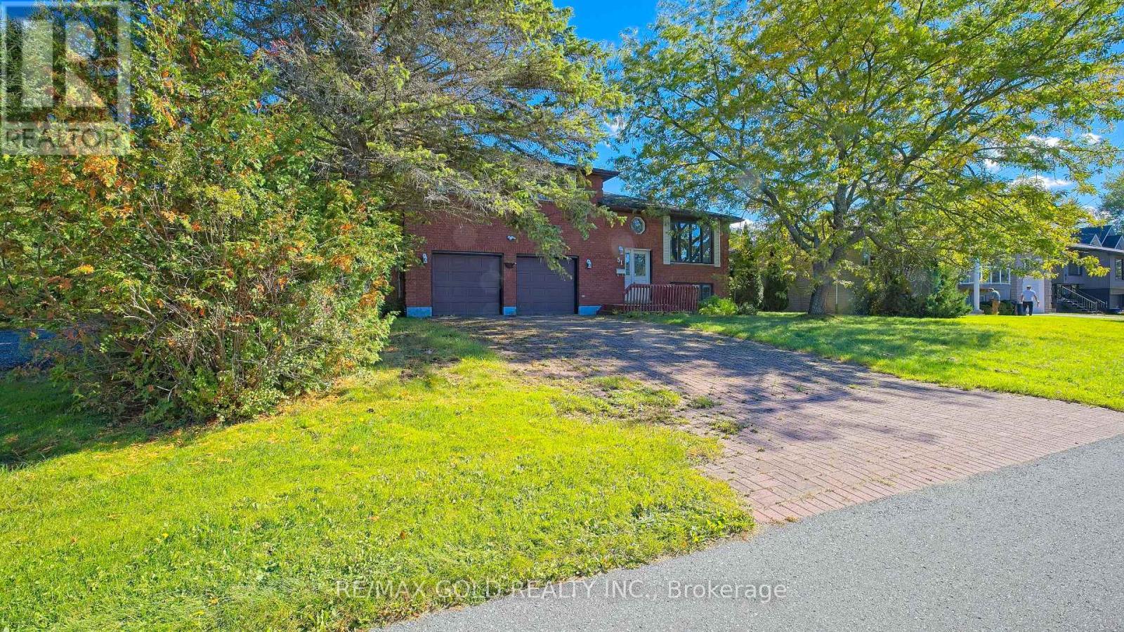 51 Beck Boulevard, Penetanguishene, Ontario  L9M 1E2 - Photo 4 - S14129712