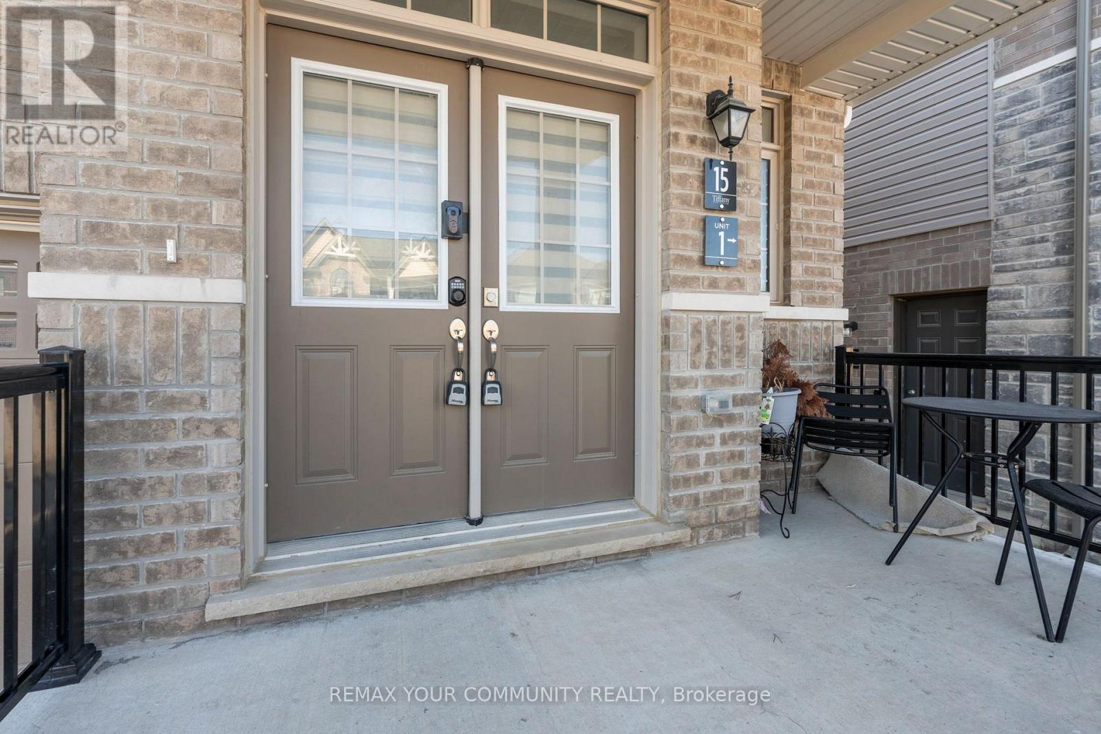 15 Valleybrook Road, Barrie, Ontario  L9J 0L4 - Photo 2 - S13879938