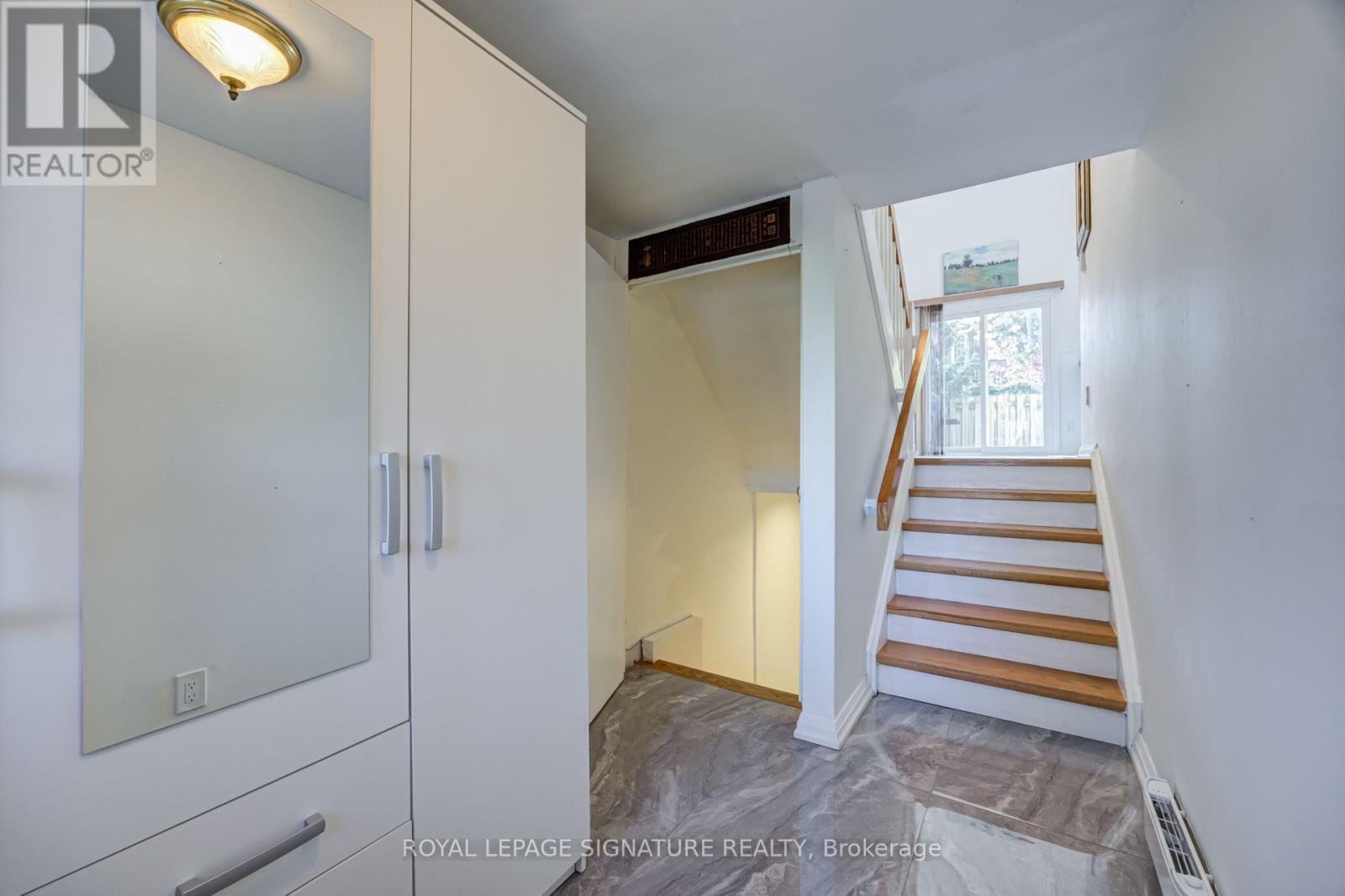 16 - 960 Warwick Court, Burlington, Ontario  L7T 4C5 - Photo 4 - W14129658