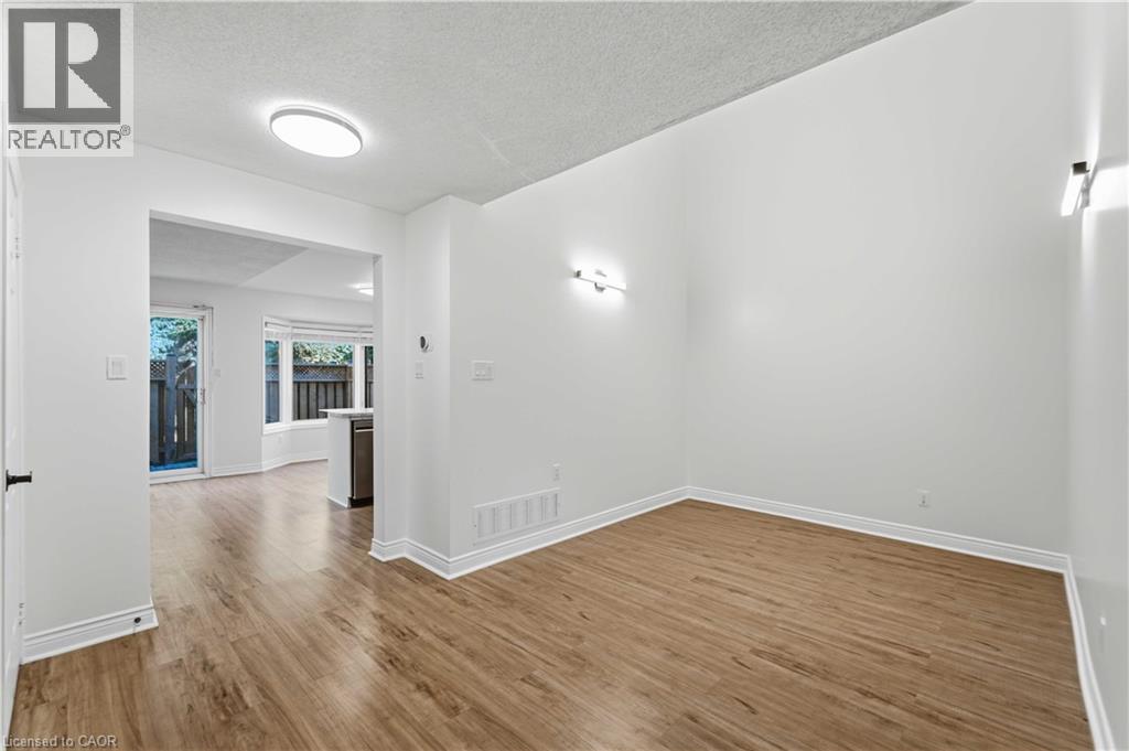 320 Hamilton Drive Unit# 10, Ancaster, Ontario  L9G 4W6 - Photo 7 - 40871599