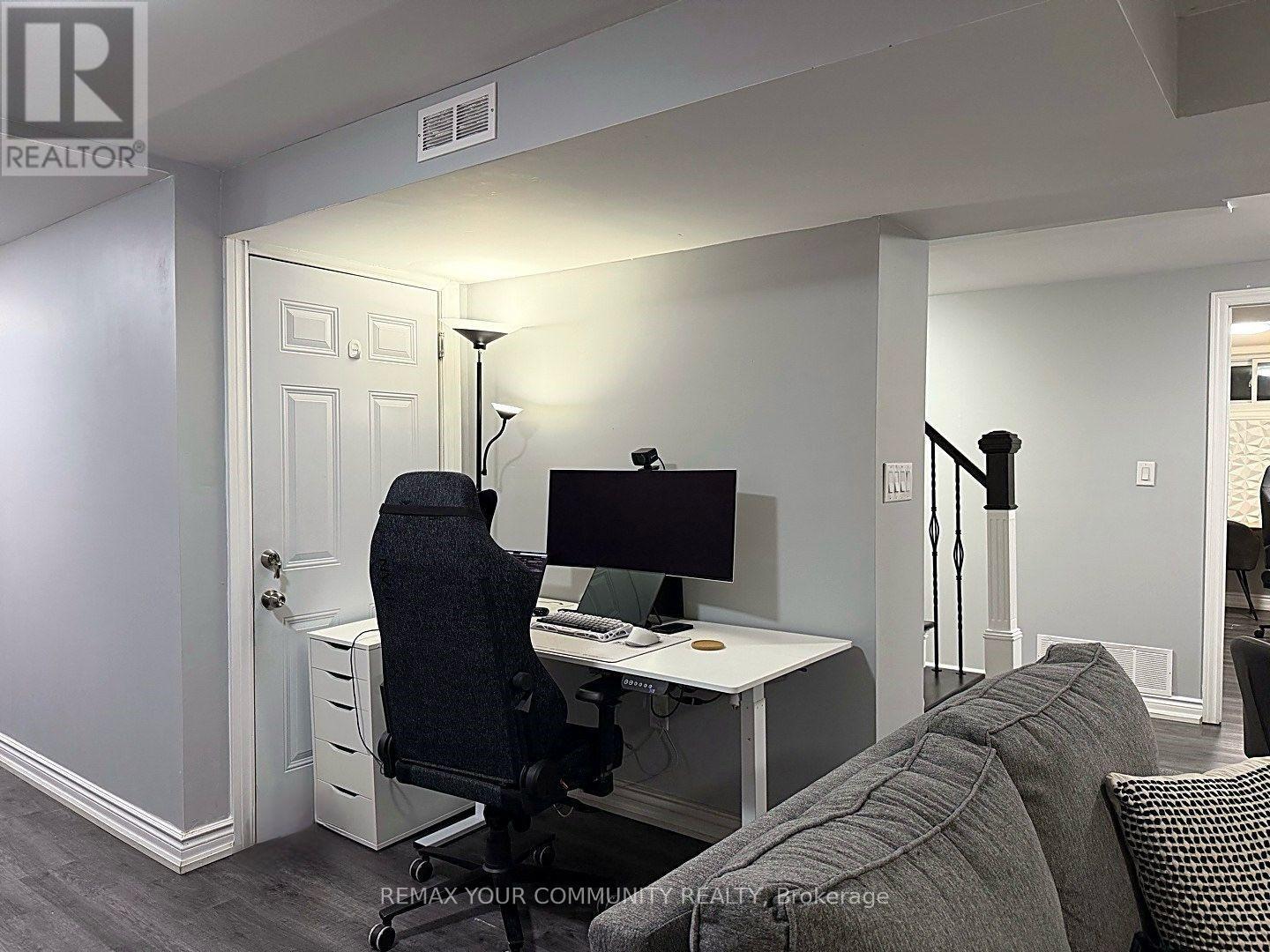 5368 Champlain Trail E, Mississauga, Ontario  L5R 2Y4 - Photo 5 - W14129660