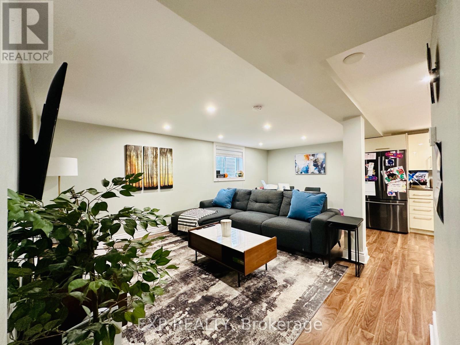 B - 2444 Blackstone Crescent, Ottawa, Ontario  K1B 4H2 - Photo 4 - X14129910