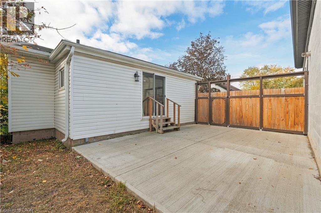 727 Barton Street, Stoney Creek, Ontario  L8E 5L7 - Photo 17 - 40874652