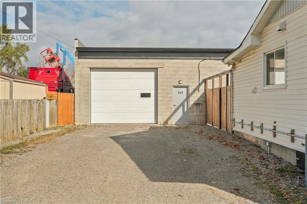 727 Barton Street, Stoney Creek, Ontario  L8E 5L7 - Photo 18 - 40874652