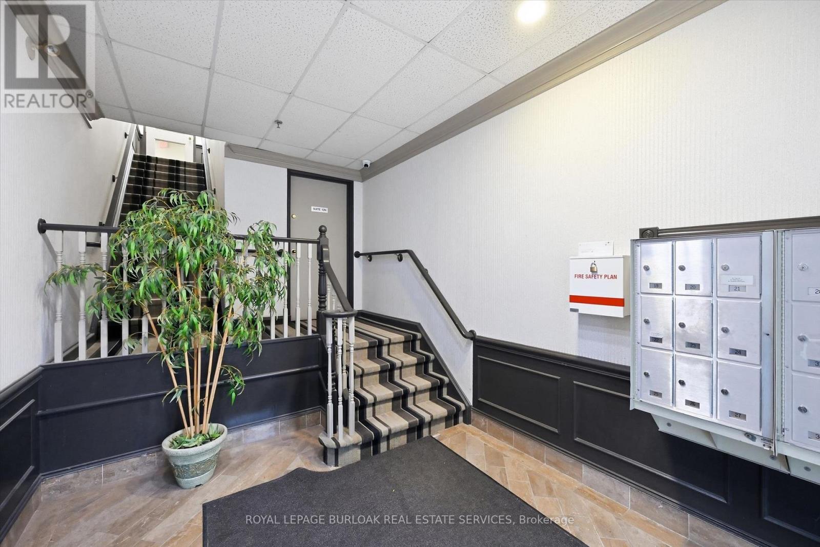 201n - 1455 Lakeshore Road, Burlington, Ontario  L7S 1B3 - Photo 3 - W14129836