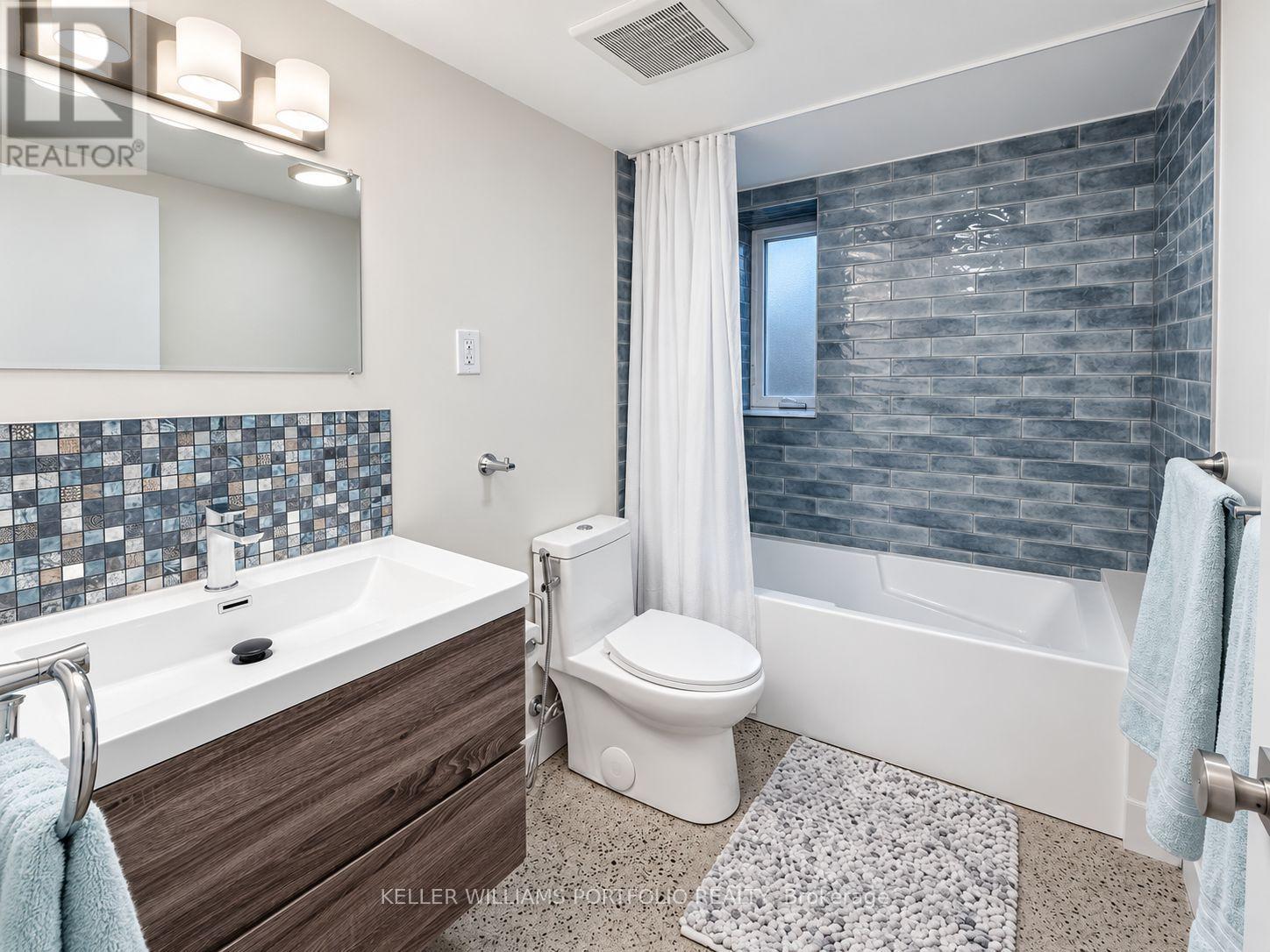 Bsmt - 172 High Park Avenue, Toronto, Ontario  M6P 2S4 - Photo 10 - W14129848