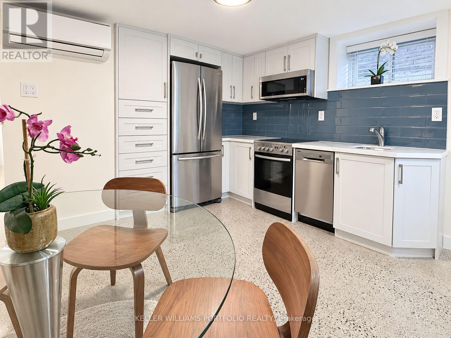 Bsmt - 172 High Park Avenue, Toronto, Ontario  M6P 2S4 - Photo 4 - W14129848