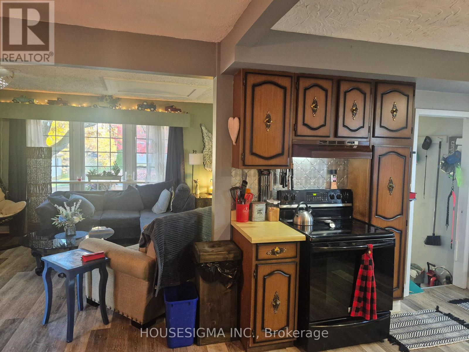 141 Carling Terrace, North Huron, Ontario  N0G 2W0 - Photo 8 - X14129842