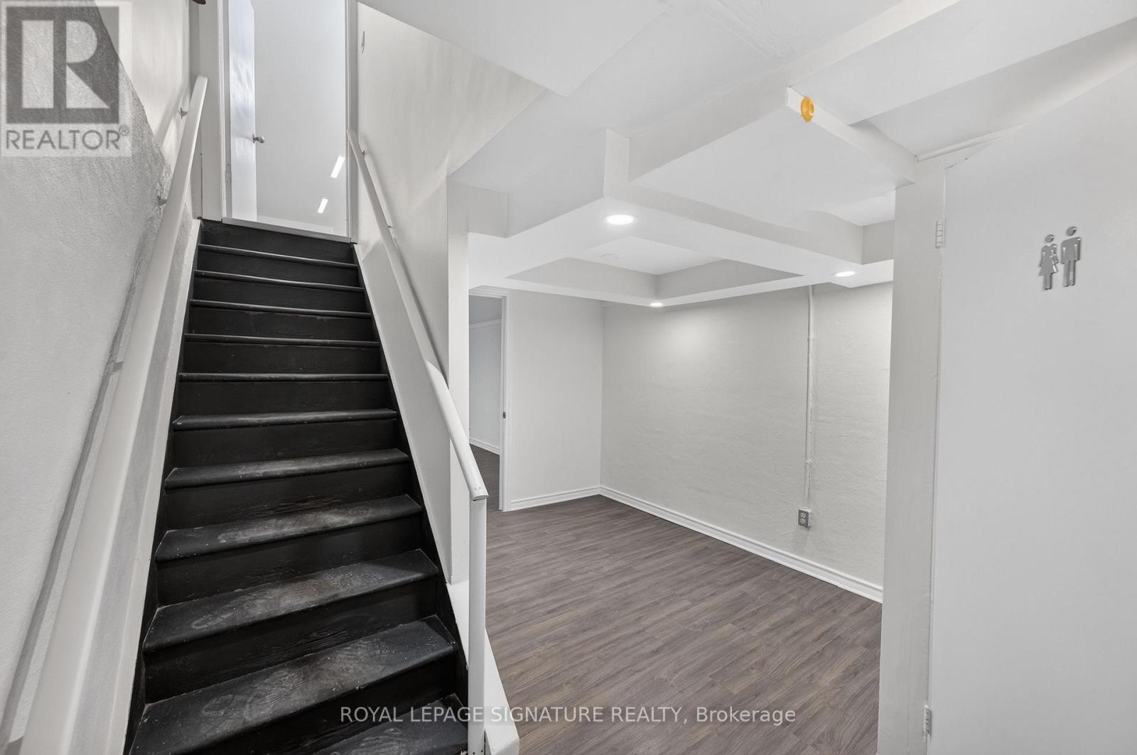 Main Floor - 1138 Eglinton Avenue, Toronto, Ontario  M6C 2E2 - Photo 11 - C14129914
