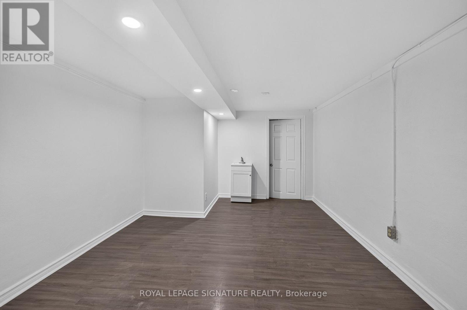 Main Floor - 1138 Eglinton Avenue, Toronto, Ontario  M6C 2E2 - Photo 15 - C14129914