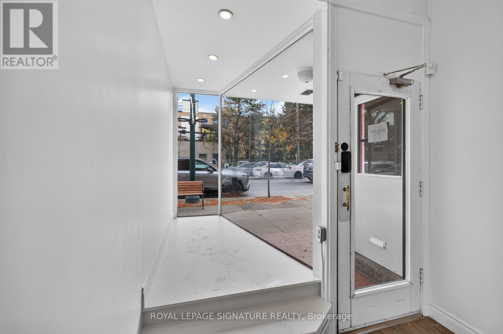Main Floor - 1138 Eglinton Avenue, Toronto, Ontario  M6C 2E2 - Photo 3 - C14129914