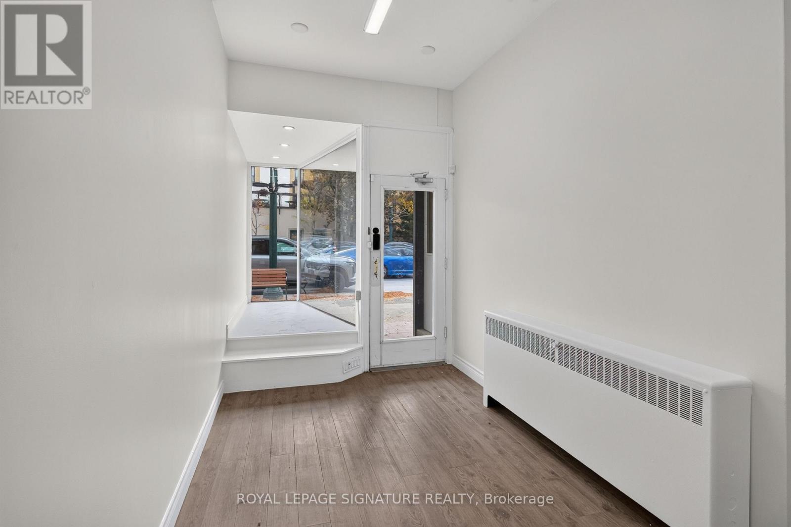 Main Floor - 1138 Eglinton Avenue, Toronto, Ontario  M6C 2E2 - Photo 4 - C14129914