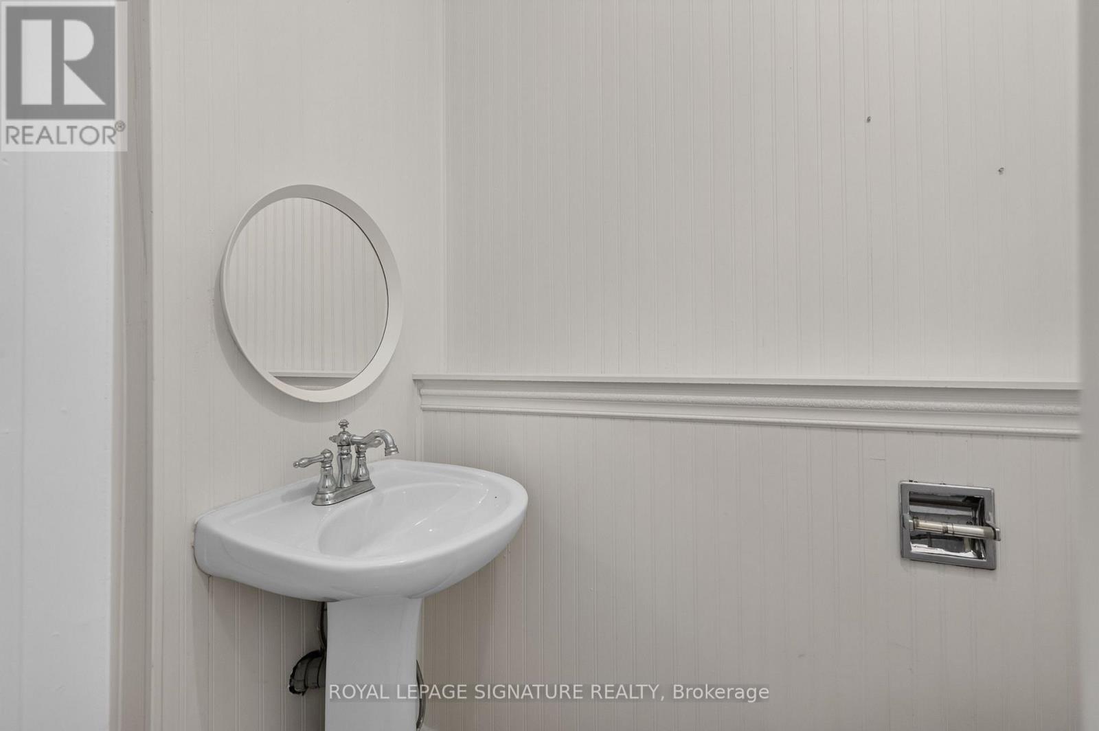 Main Floor - 1136 Eglinton Avenue W, Toronto, Ontario  M6C 2E2 - Photo 11 - C14129920